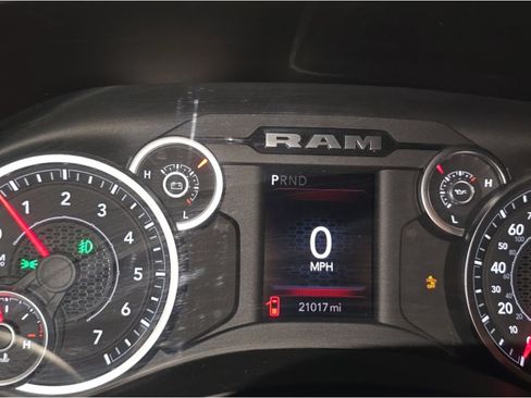 Used 2025 RAM 2500 Big Horn AWD/4WD image 3