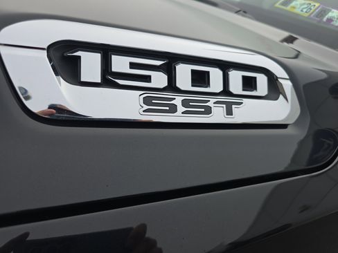 Used 2025 RAM 1500 Laramie image 11