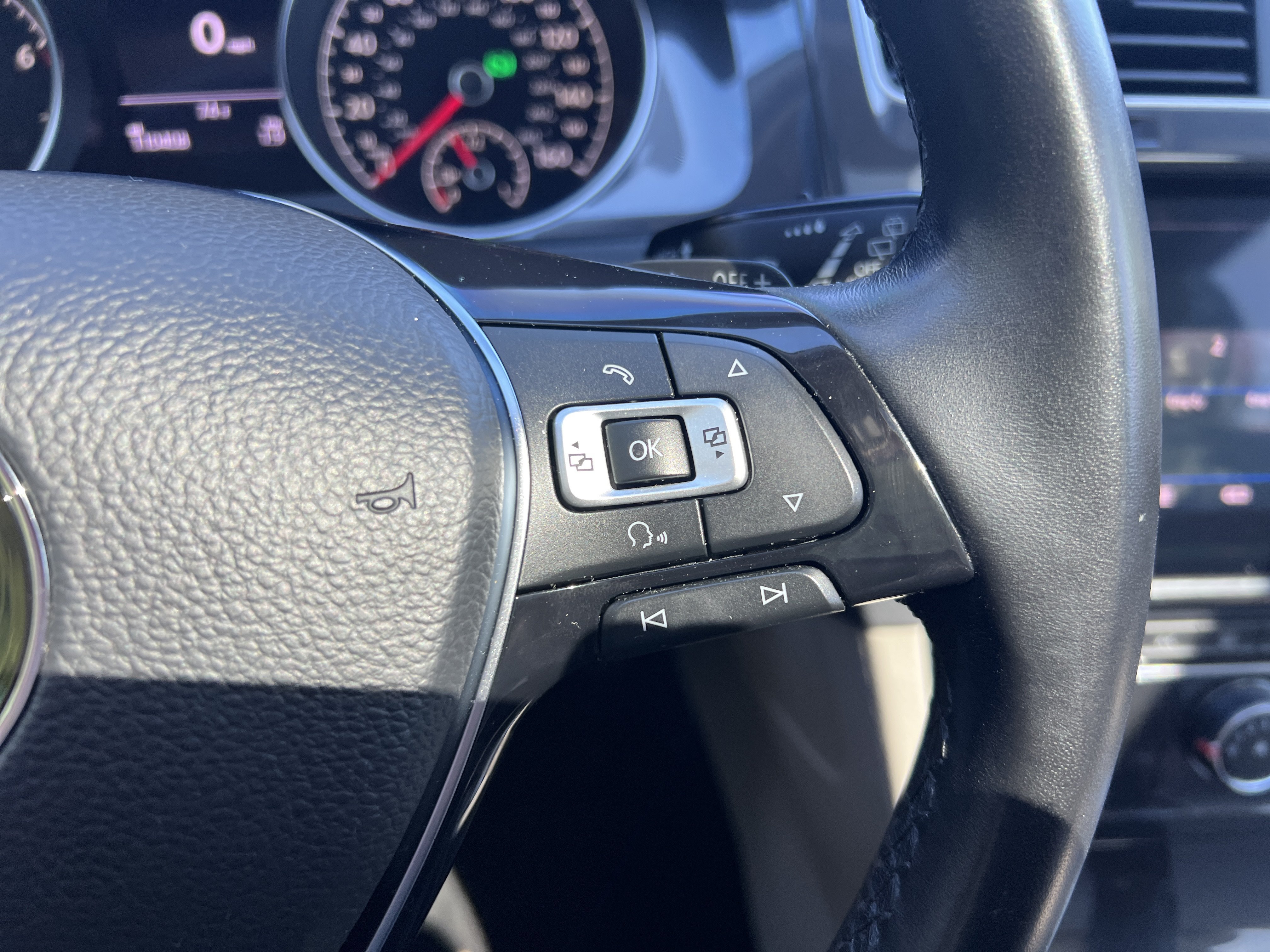 Used 2018 Volkswagen Golf SE FWD image 16