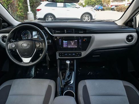 Used 2017 Toyota Corolla LE FWD image 14