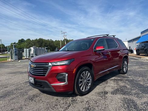 Used 2023 Chevrolet Traverse Premier w/ LPO, Floor Liner Package FWD image 7