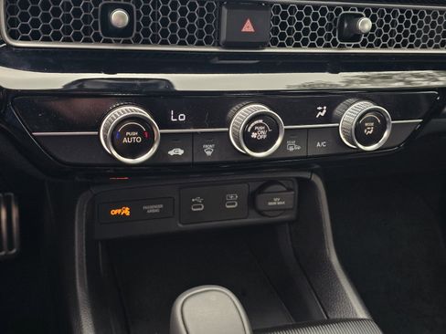 Used 2025 Honda Civic Sport image 19