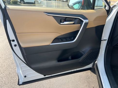 New 2025 Toyota RAV4 XLE Premium image 9