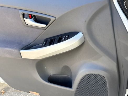 Used 2010 Toyota Prius Five image 25