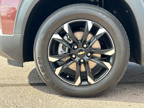 Used 2022 Chevrolet TrailBlazer LT w/ LPO, Blackout Package AWD/4WD image 25
