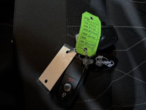 Used 2020 Ford EcoSport SE w/ SE Convenience Package image 30