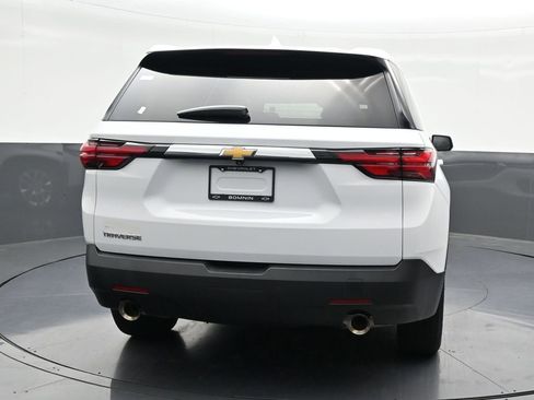 Used 2023 Chevrolet Traverse LS FWD image 4