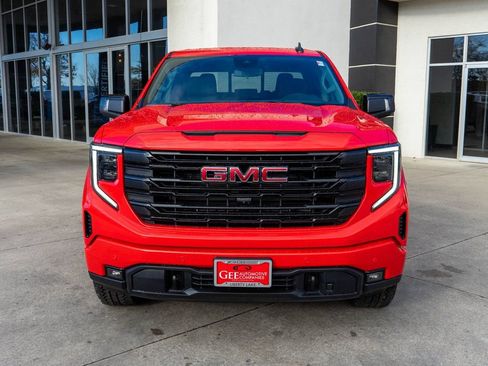 Used 2026 GMC Sierra 1500 Elevation w/ Elevation Premium Package AWD/4WD image 2