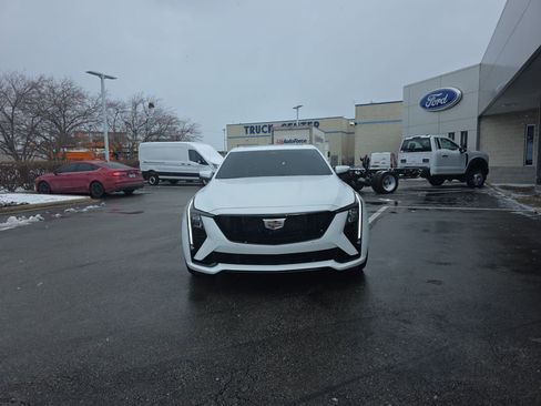 Used 2026 Cadillac CT5 V w/ Technology Package image 5