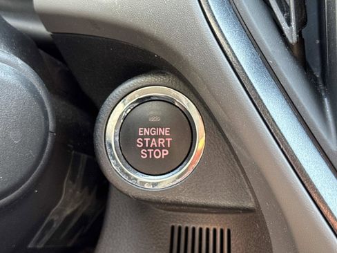 Used 2024 Subaru Crosstrek 2.5i Limited w/ Crosstrek Mirror Package image 33