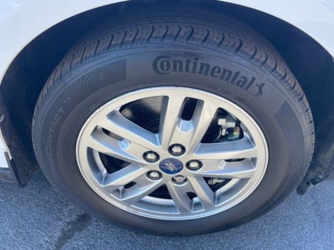 Used 2021 Ford Transit Connect XL image 19