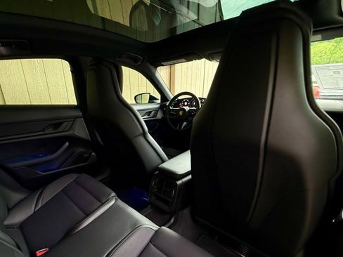 Used 2021 Porsche Taycan RWD image 19