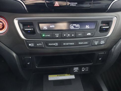 Used 2022 Honda Pilot TrailSport image 15