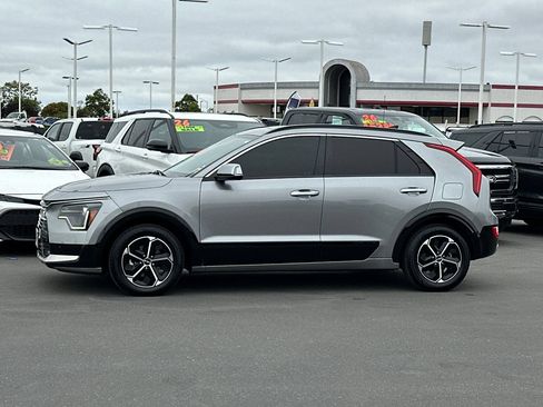 Used 2023 Kia Niro FWD image 7