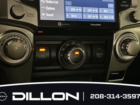 Used 2022 Toyota 4Runner SR5 AWD/4WD image 21
