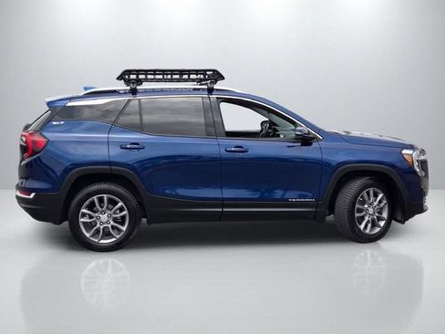 Used 2023 GMC Terrain SLT AWD/4WD image 3