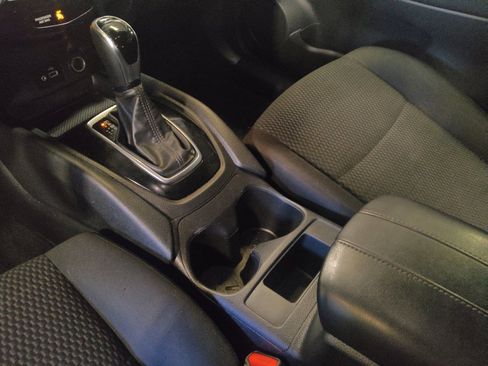 Used 2020 Nissan Rogue Sport S image 26