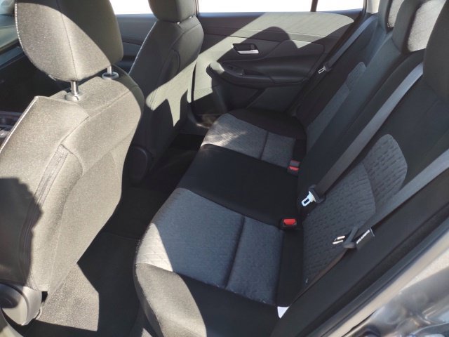 Used 2027 Nissan Sentra SV FWD image 20