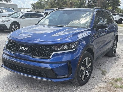 Certified 2023 Kia Sorento S w/ Panoramic Sunroof Package FWD image 8