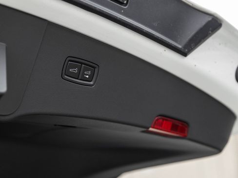 Certified 2025 Porsche Cayenne Coupe image 32