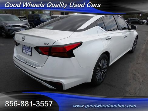 Used 2023 Nissan Altima 2.5 SV w/ SV Premium Package image 5