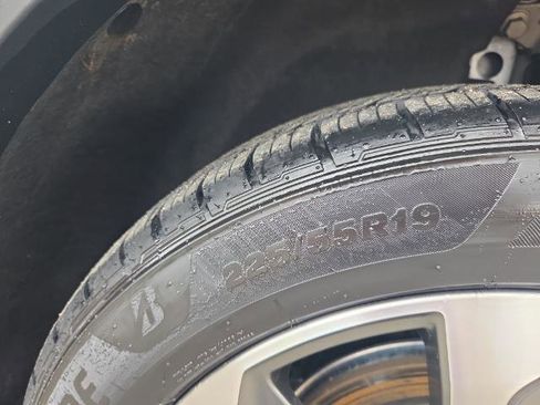 Certified 2025 Ford Escape Platinum AWD/4WD image 12