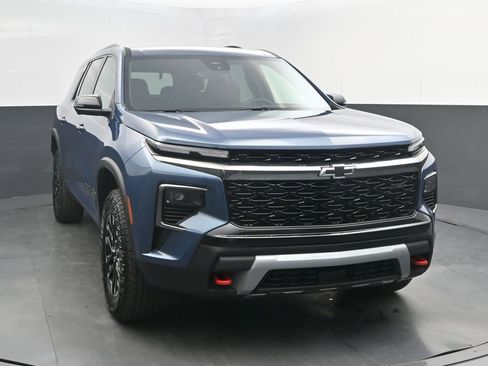 Used 2025 Chevrolet Traverse Z71 w/ Driver Confidence Package AWD/4WD image 1
