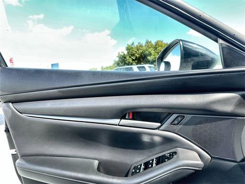 Used 2021 MAZDA MAZDA3 s image 15