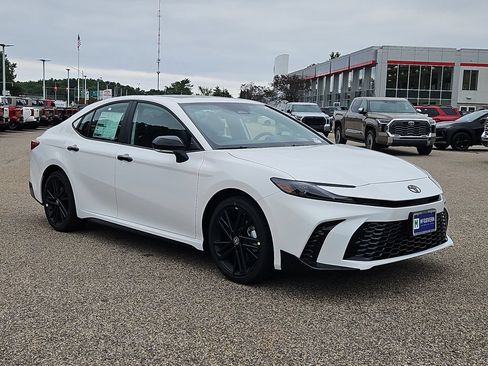 New 2026 Toyota Camry Hybrid w/ Convenience Package AWD/4WD image 2
