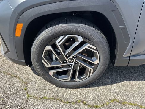 New 2026 Hyundai Tucson Limited FWD image 12