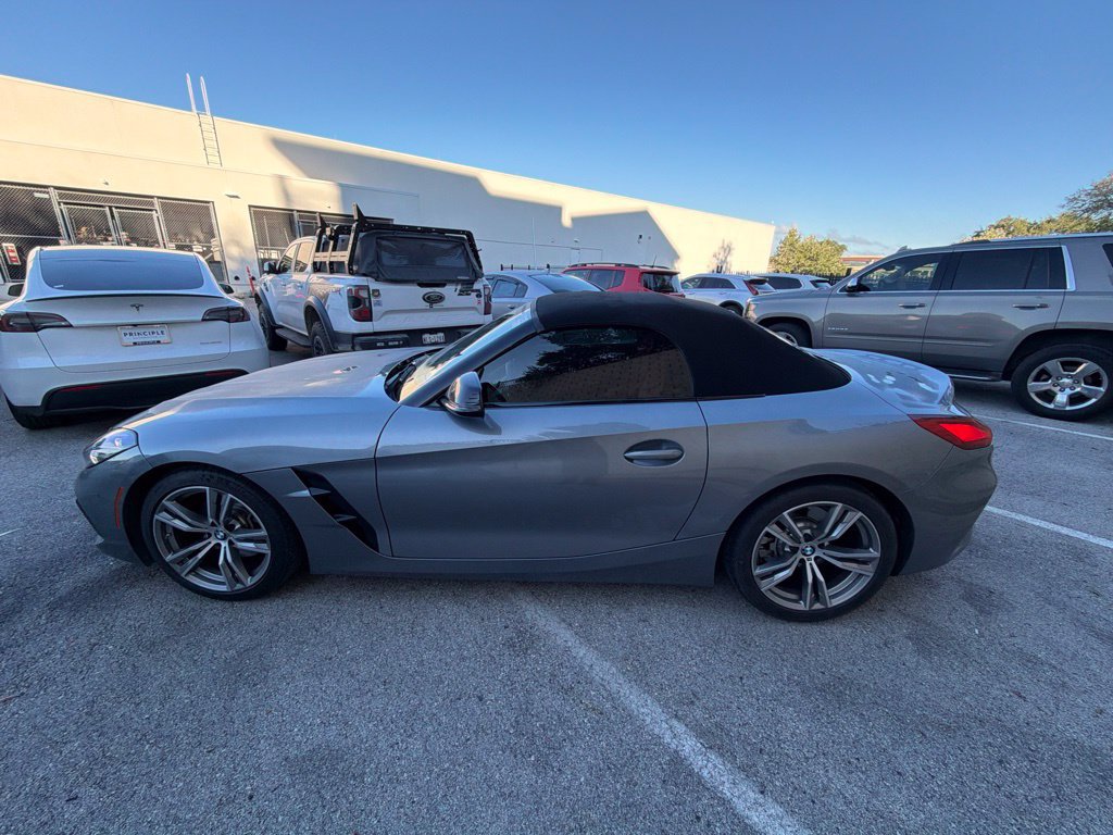 Certified 2024 BMW Z4 sDrive30i w/ Premium Package RWD image 2