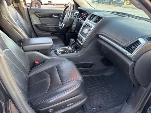 Used 2014 GMC Acadia SLT image 17