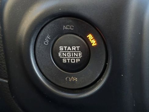 Used 2021 Jeep Gladiator Sport image 12