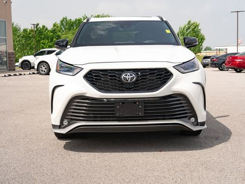Used 2021 Toyota Highlander XSE FWD image 9