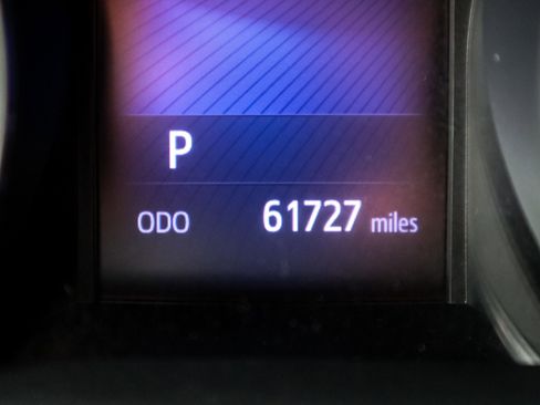 Used 2018 Toyota C-HR XLE FWD image 22