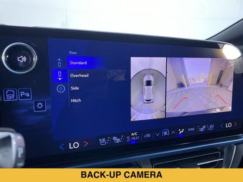 Certified 2024 Chevrolet Equinox EV LT FWD image 6