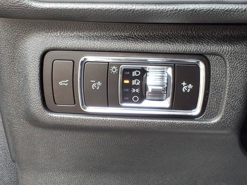 Used 2023 Lincoln Corsair AWD w/ Equipment Group 101A image 16