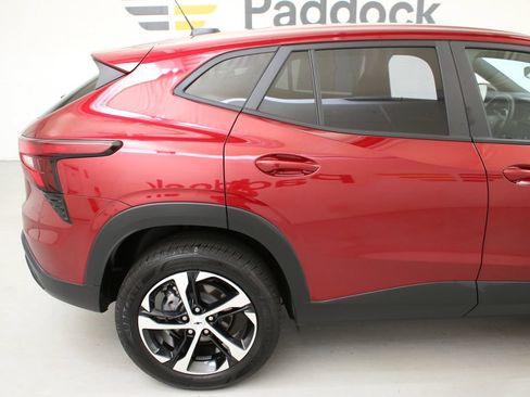 Used 2025 Chevrolet Trax RS w/ Driver Confidence Package FWD image 10