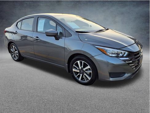 Used 2025 Nissan Versa SV w/ Trunk Package FWD image 4