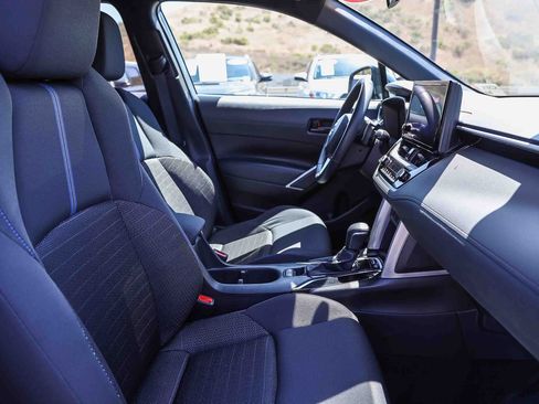 Certified 2024 Toyota Corolla Cross AWD Hybrid w/ Moonroof Package image 18