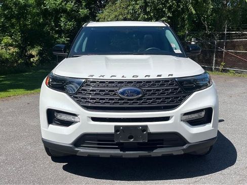 Certified 2023 Ford Explorer XLT w/ Equipment Group 202A AWD/4WD image 5