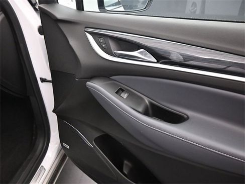 Used 2024 Buick Enclave Premium image 27
