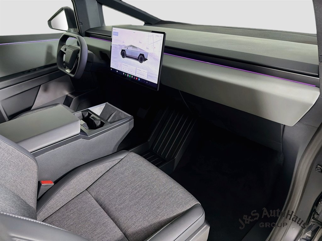 Used 2026 Tesla Cybertruck AWD Crew Cab image 36