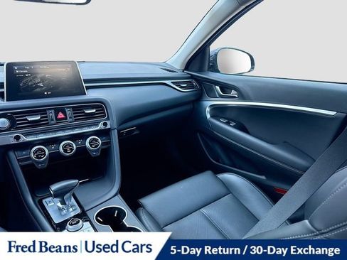 Used 2021 Genesis G70 2.0T image 25