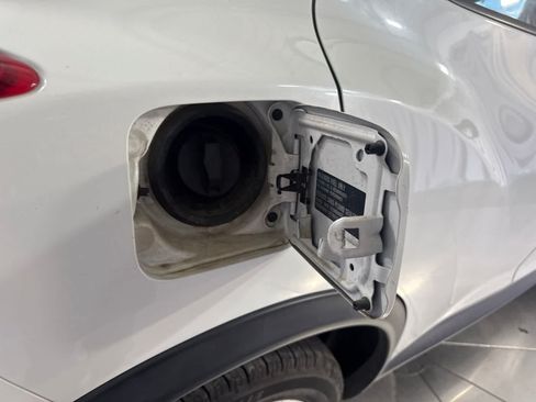 Used 2014 Nissan Juke S FWD image 16