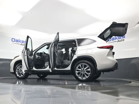 Used 2021 Toyota Highlander Limited image 64