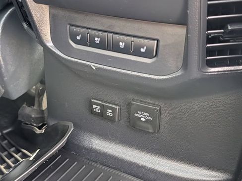 Used 2025 Toyota Tundra Platinum AWD/4WD image 30