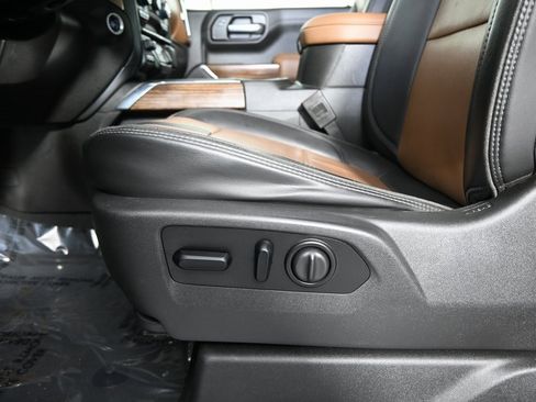 Used 2021 Chevrolet Silverado 1500 High Country w/ Technology Package image 26