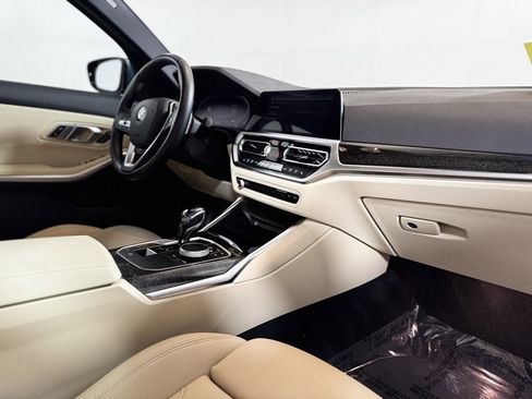 Used 2021 BMW 330i xDrive Sedan w/ Premium Package image 9
