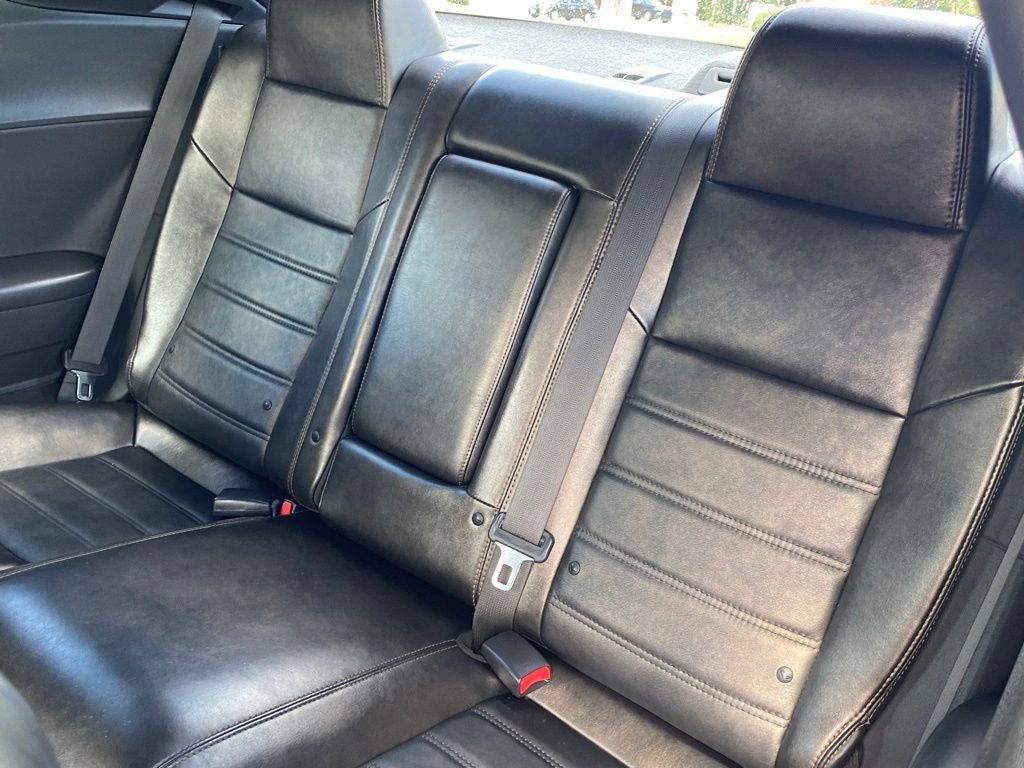 Used 2014 Dodge Challenger R/T RWD image 6